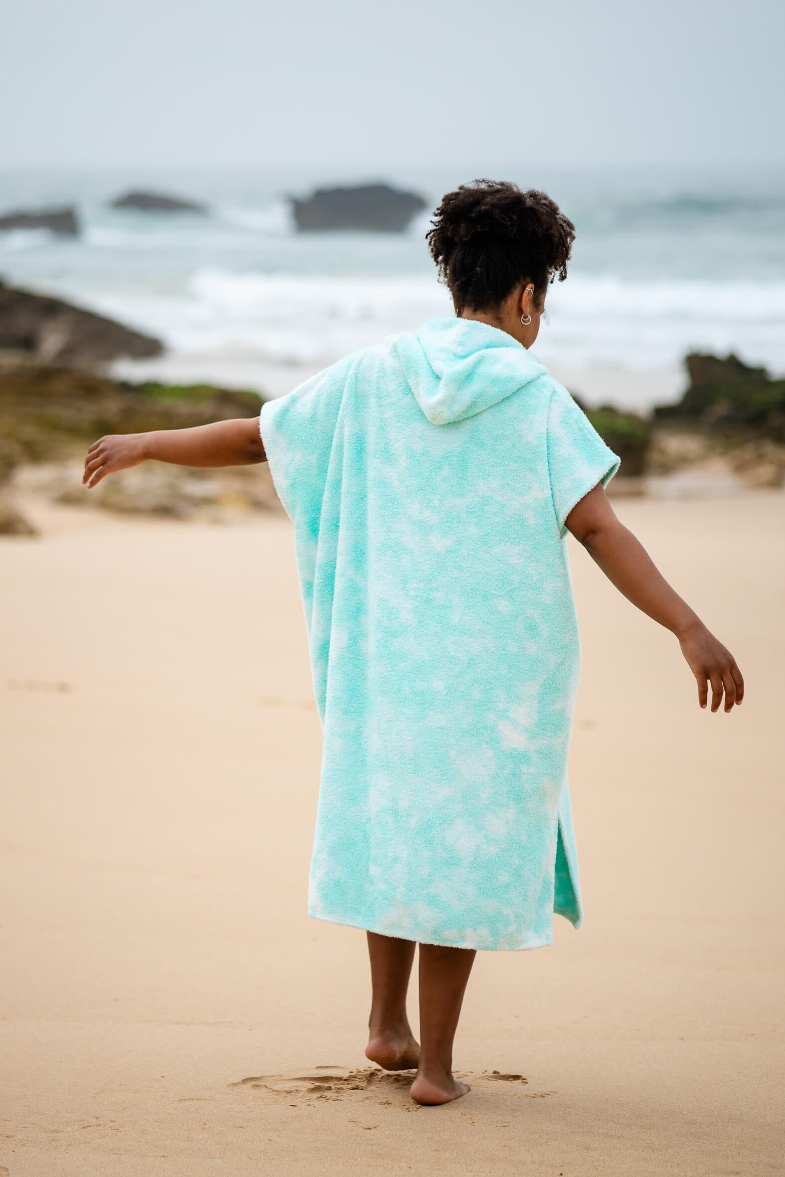 Hvide Surfponcho - mint tiedye